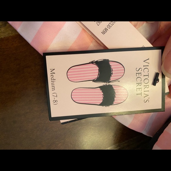Victoria’s Secret Slippers - Picture 4 of 4